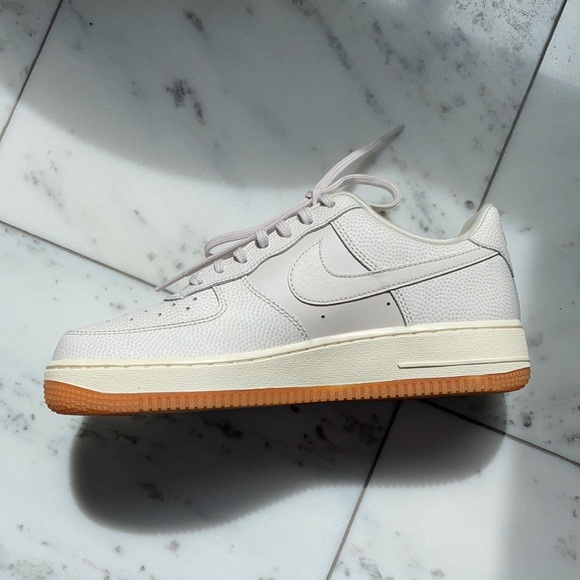 Nike Air Force 1 ‘07 Seasonal Sneakers - Picture 3 of 16
